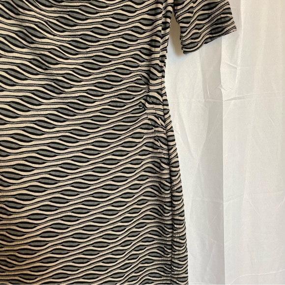 DRESS BARN Women’s Fitted Pencil Sheath Dress Black Tan Gray Wavy Pattern Size 4 - Picture 7 of 12